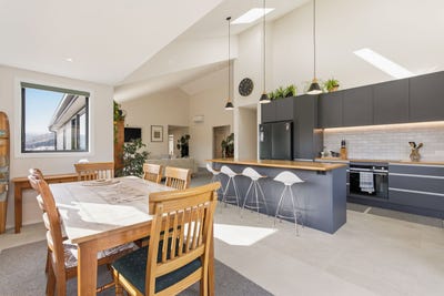 /international/nz/6-rill-lane-jacks-point-central-otago-lakes-district-380119879528/