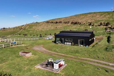 /international/nz/373-pekanui-road-pirongia-waikato-380119862273/