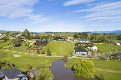 /international/nz/32-golf-view-close-blenheim-central-marlborough-380119865184/