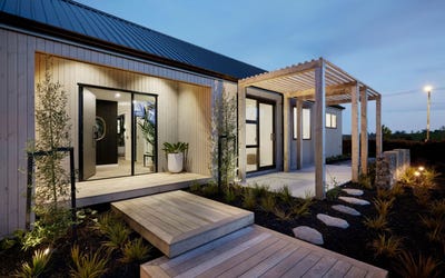/international/nz/munros-road-clevedon-auckland-380119861024/