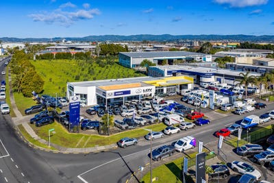 /international/nz/126-central-park-drive-henderson-auckland-380119824709/