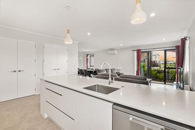 /international/nz/1-33-nugget-avenue-hobsonville-auckland-380119815232/