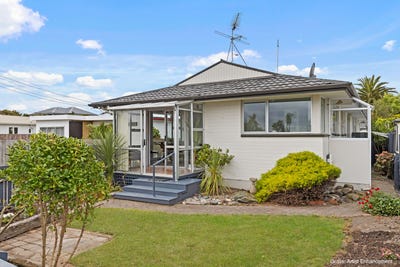/international/nz/1-407-estuary-road-south-new-brighton-canterbury-380119855915/