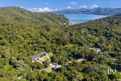 /international/nz/64-cape-barrier-road-great-barrier-island-auckland-380119882702/
