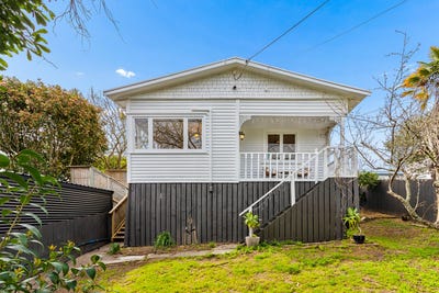 /international/nz/46-newington-road-henderson-auckland-380119984509/