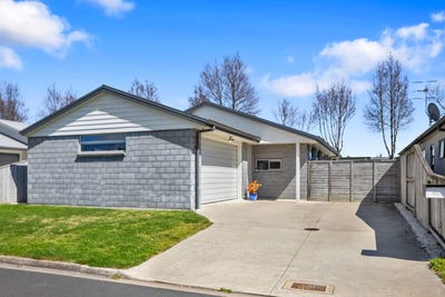 /international/nz/52-marion-crescent-papamoa-bay-of-plenty-380120025930/