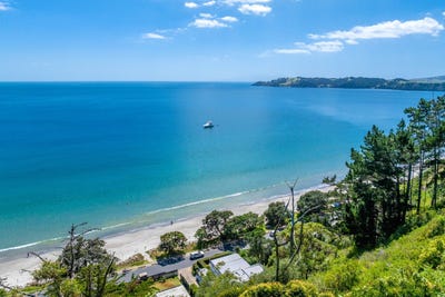 /international/nz/9-pah-road-onetangi-auckland-380119863588/