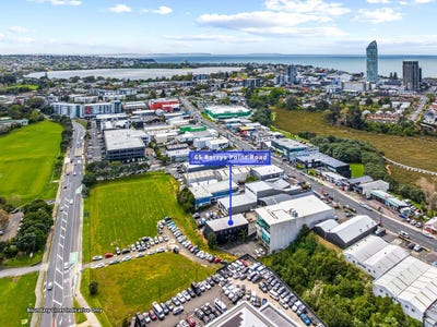 /international/nz/65-barrys-point-road-takapuna-auckland-380120078226/