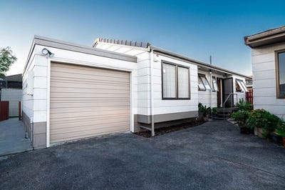 /international/nz/17d-puhinui-road-manukau-auckland-380119807211/