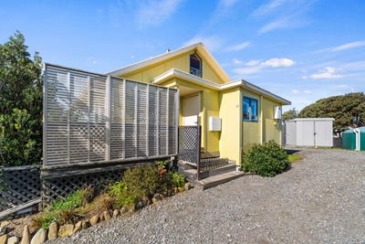/international/nz/27-guthrie-crescent-castlepoint-wairarapa-380119940308/
