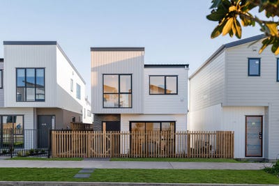 /international/nz/650-tarapuka-road-westgate-auckland-380119940303/