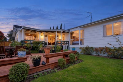 /international/nz/9a-nelson-street-waipukurau-and-surrounds-hawkes-bay-380119808780/