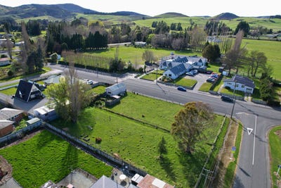 /international/nz/33-and-35-helena-street-lumsden-southland-380120077230/