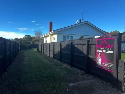 /international/nz/62a-broadway-waitara-taranaki-380119818352/