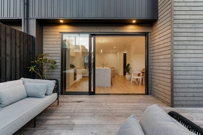 /international/nz/16-hamurana-place-te-atatu-peninsula-auckland-380119880723/