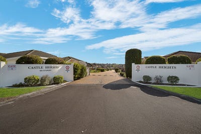 /international/nz/11-169-sturges-road-henderson-auckland-380119940921/