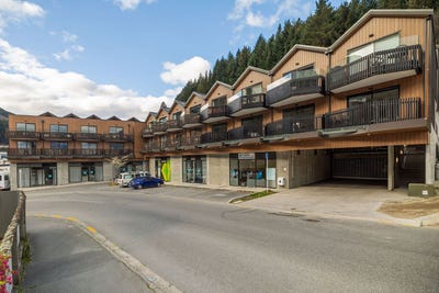 /international/nz/135-hallenstein-street-queenstown-central-central-otago-lakes-district-380120025357/