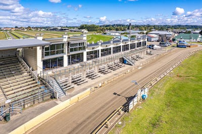 /international/nz/216-guyton-street-whanganui-central-manawatu-whanganui-380119805947/