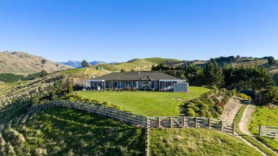 /international/nz/270-barracks-road-fairhall-marlborough-380119844324/