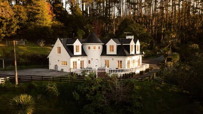 /international/nz/770-blackbridge-road-waitoki-auckland-380119942070/