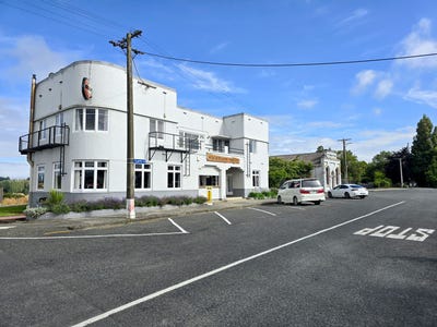 /international/nz/1-clapps-street-nightcaps-southland-380119811795/