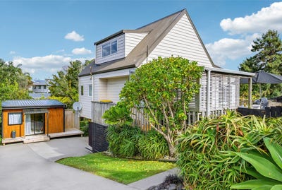 /international/nz/32-springtime-crescent-stanmore-bay-auckland-380119937501/