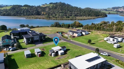 /international/nz/1-dawson-place-cooks-beach-coromandel-380119809294/