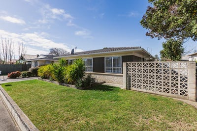 /international/nz/1-165-nelson-crescent-napier-south-hawkes-bay-380119875830/