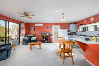 /international/nz/28-edward-street-waimate-canterbury-380119938421/