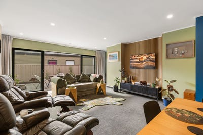 /international/nz/8a-mckellar-court-cromwell-central-otago-lakes-district-380120024693/