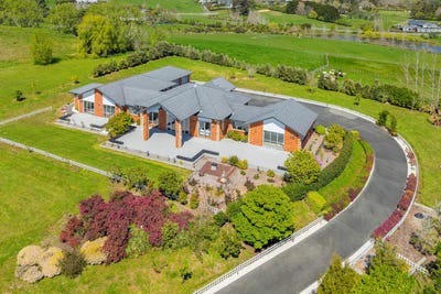/international/nz/73-ashwood-avenue-dairy-flat-auckland-380119984107/