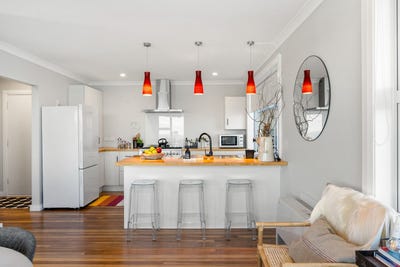 /international/nz/51-high-street-island-bay-wellington-380119810899/