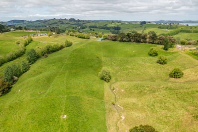 /international/nz/lot-4-dp487762-wharehine-road-wharehine-auckland-380119820436/