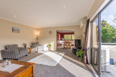 /international/nz/14-duncan-street-tawa-wellington-380119817611/