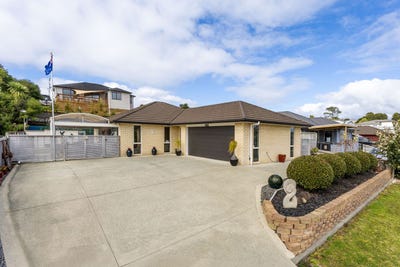 /international/nz/19-hewson-drive-snells-beach-auckland-380119878111/