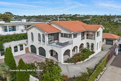 /international/nz/18-folkestone-street-murrays-bay-auckland-380119877319/