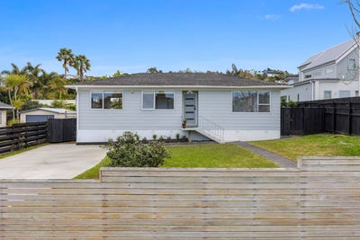 /international/nz/6-clensmore-place-torbay-auckland-380119941921/
