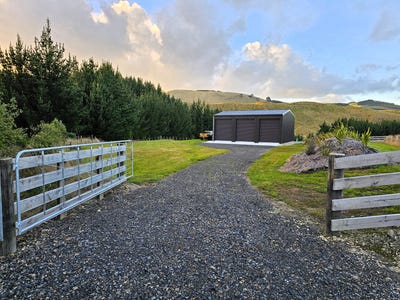 /international/nz/487-whangamata-road-kinloch-central-north-island-380119847803/