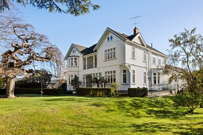 /international/nz/15-russell-street-whataupoko-gisborne-380119852109/