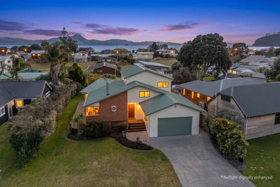 /international/nz/7-martin-place-cooks-beach-coromandel-380119849777/