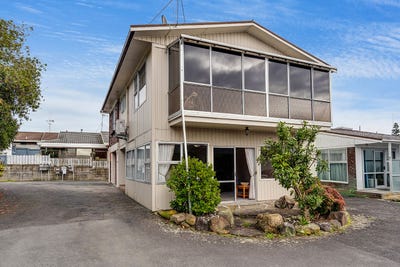 /international/nz/12f-radnor-street-hamilton-central-waikato-380119861971/