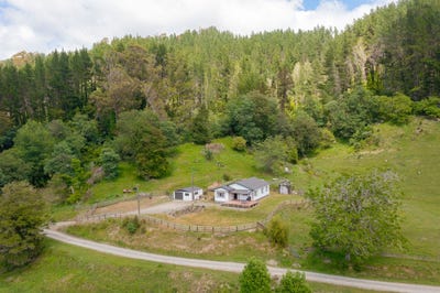 /international/nz/126-west-ho-road-tolaga-bay-gisborne-380119941488/