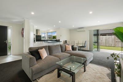 /international/nz/8-eastbank-drive-katikati-bay-of-plenty-380120078067/