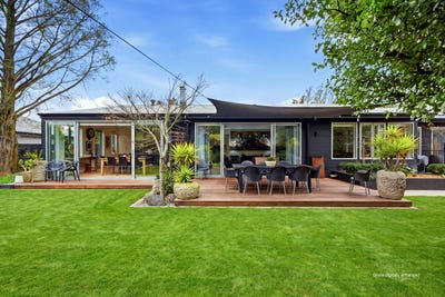 /international/nz/9-hadlow-place-burnside-canterbury-380119936236/