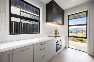 /international/nz/9-11a-o-neill-s-road-swanson-auckland-380119940902/