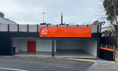 /international/nz/b2-101-great-south-road-papakura-auckland-380119833941/