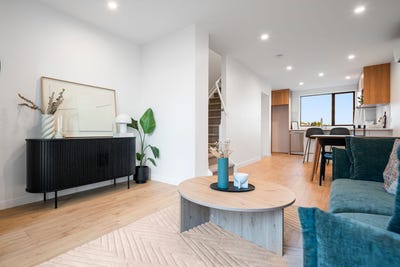 /international/nz/1-oteha-valley-road-northcross-auckland-380119812870/