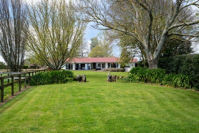 /international/nz/18-duncan-road-cambridge-waikato-380120078081/