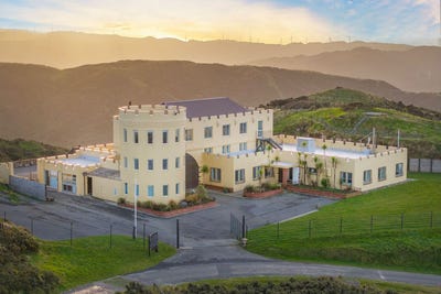 /international/nz/430-hawkins-hill-road-brooklyn-wellington-380119815185/