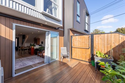 /international/nz/7c-dyer-street-epuni-wellington-380119845417/